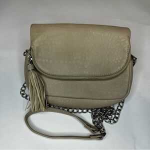 (23) Crown Vintage Cream Purse
